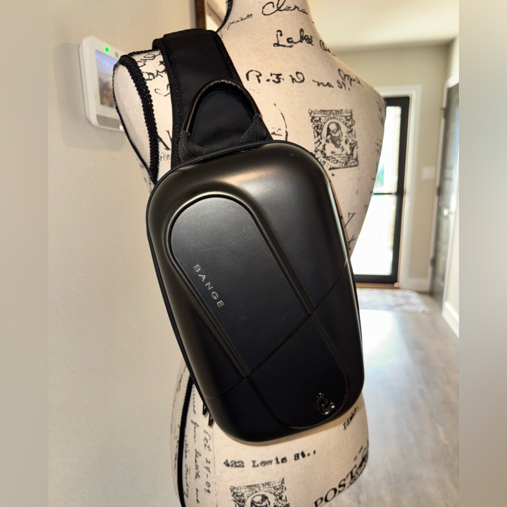 BANGE Hard Shell Crossbody Bag